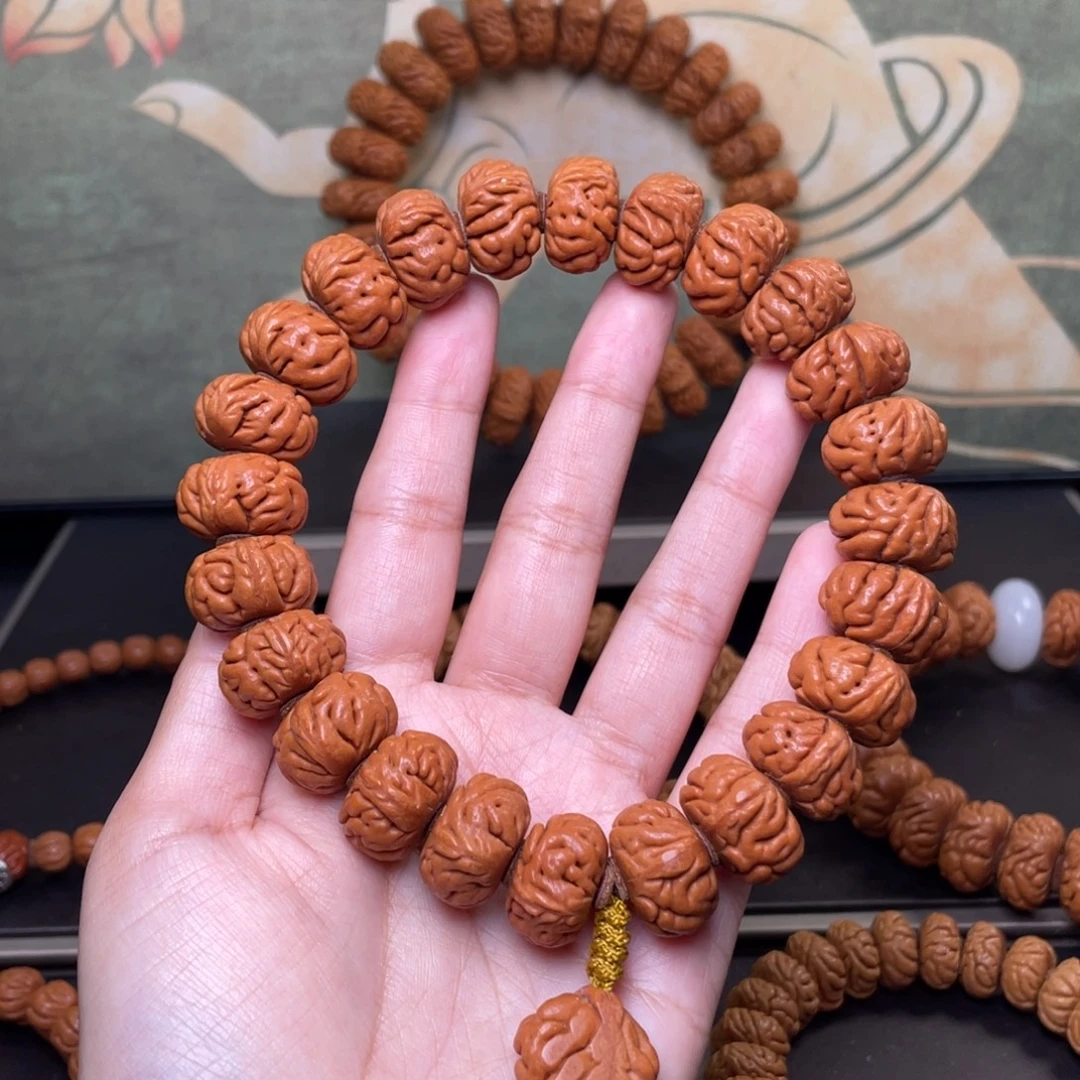 吊坠桃核19白玉龙手持