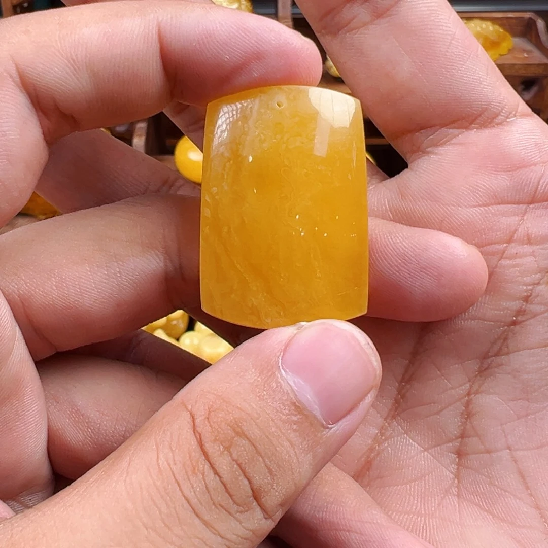 未镶嵌颈饰琥珀蜜蜡