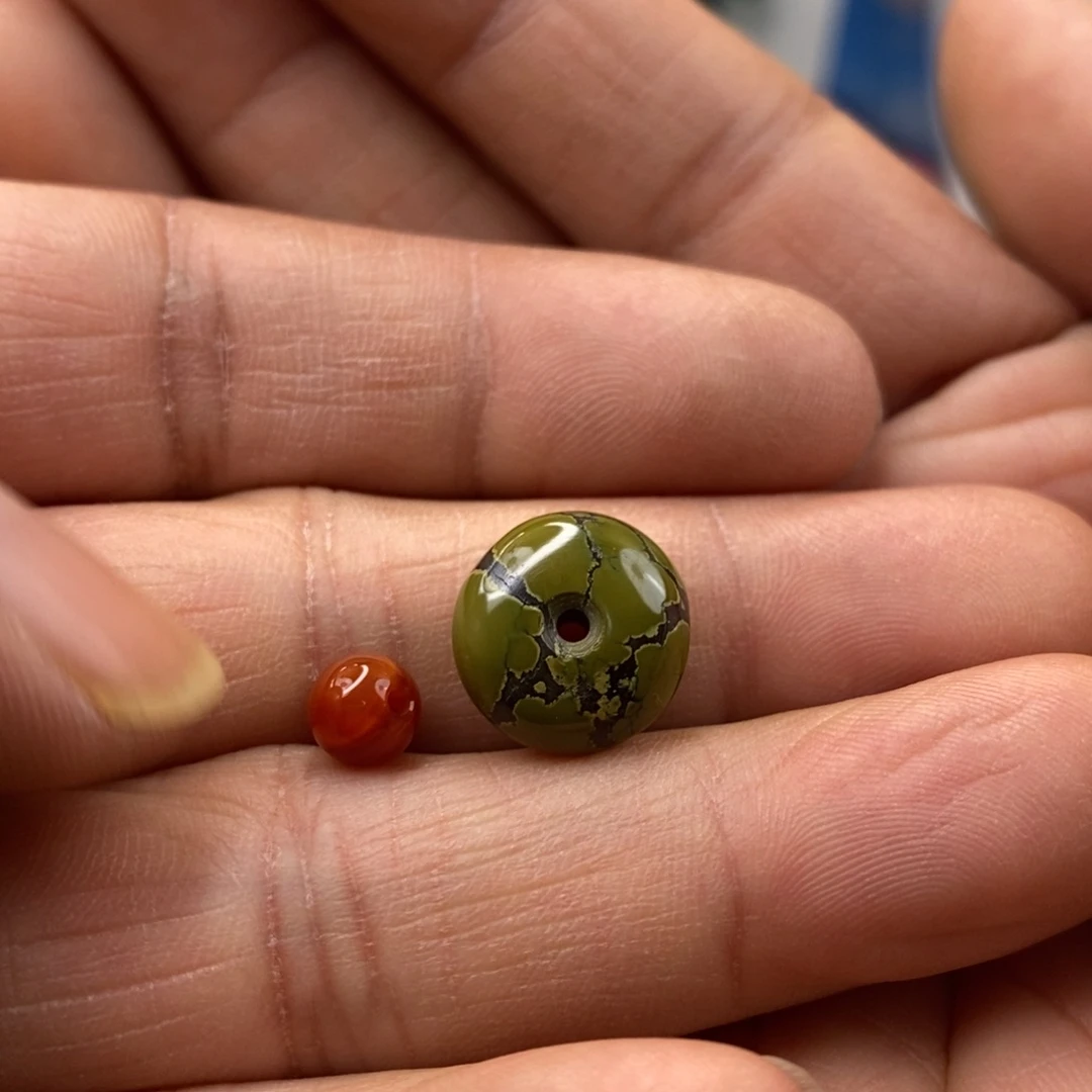 南红玛瑙未镶嵌珠宝奇石