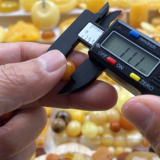 蜜蜡手串未镶嵌吊坠