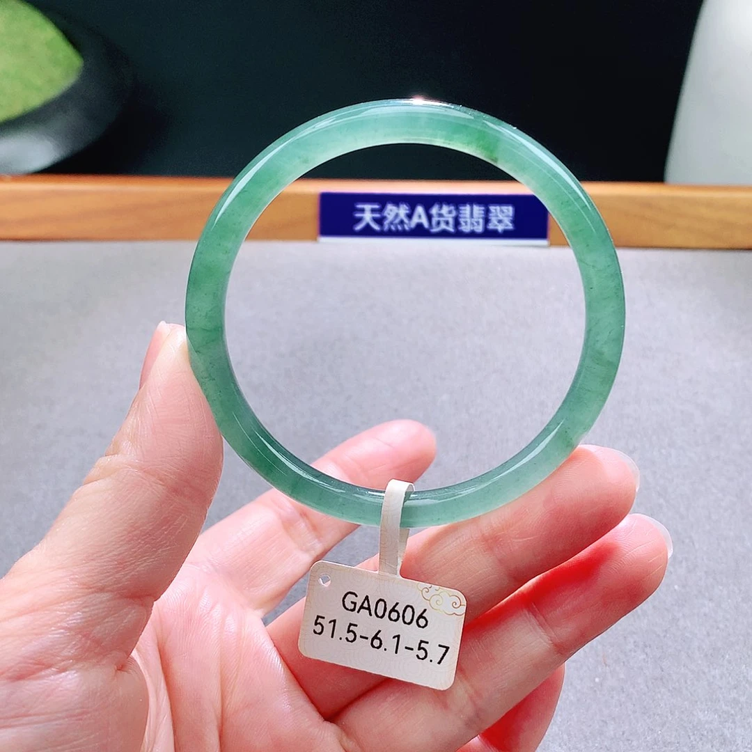 未镶嵌手镯翡翠天然翡翠手镯a货