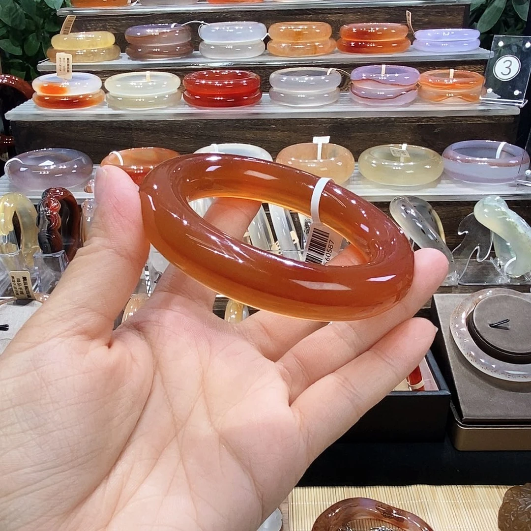 星***美玛瑙/玉髓手镯未镶嵌