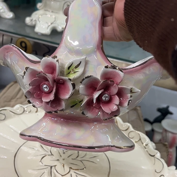 瓷片瑕。。。。。。。。。。。。。