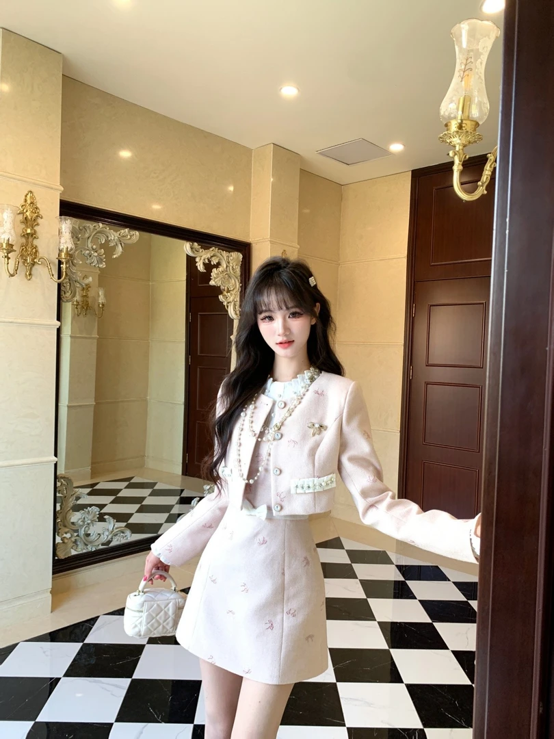 越韩小鱼 赫尔小姐 重工富家千金小香风连衣裙名媛风外套两件套装