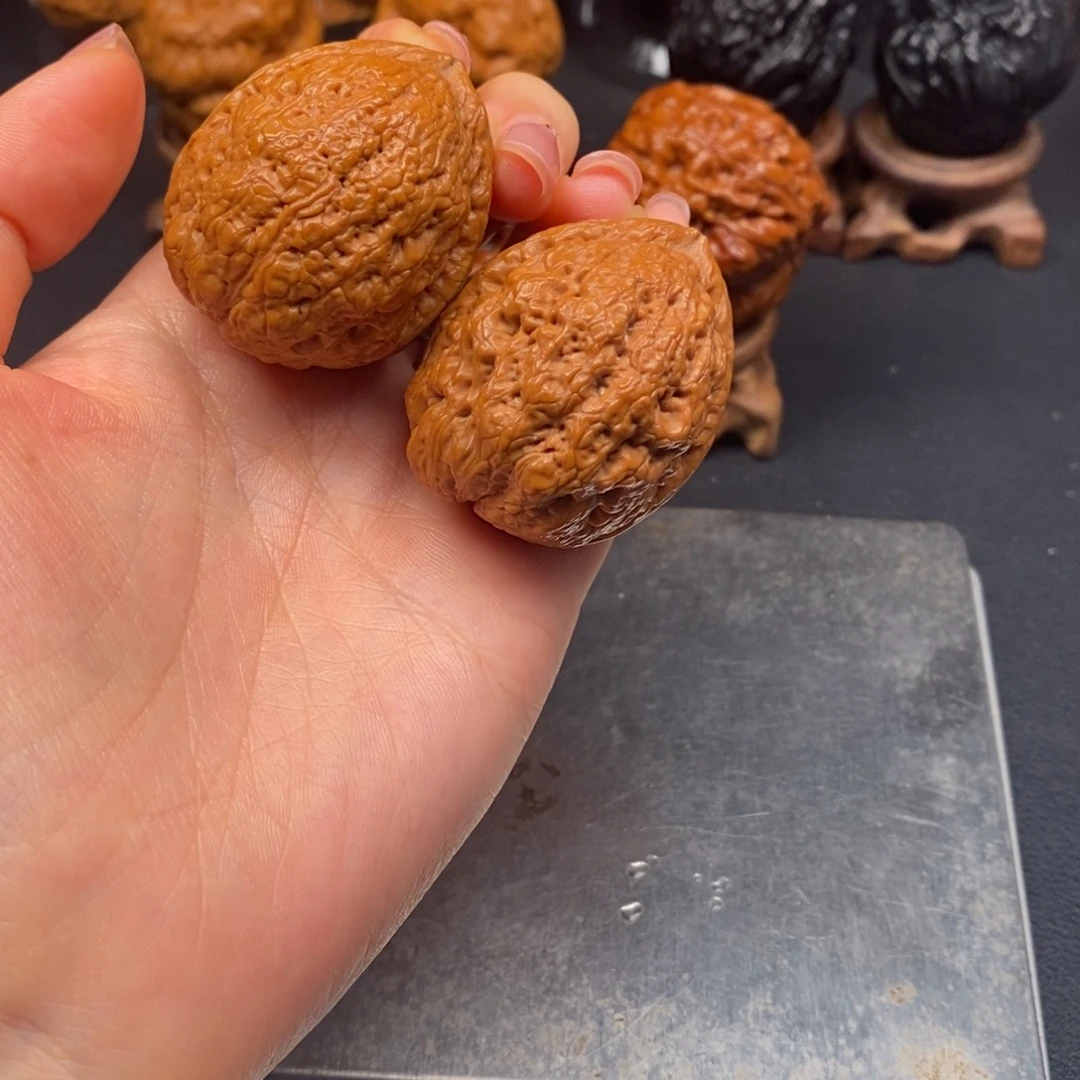 文玩核桃吊坠罗汉头