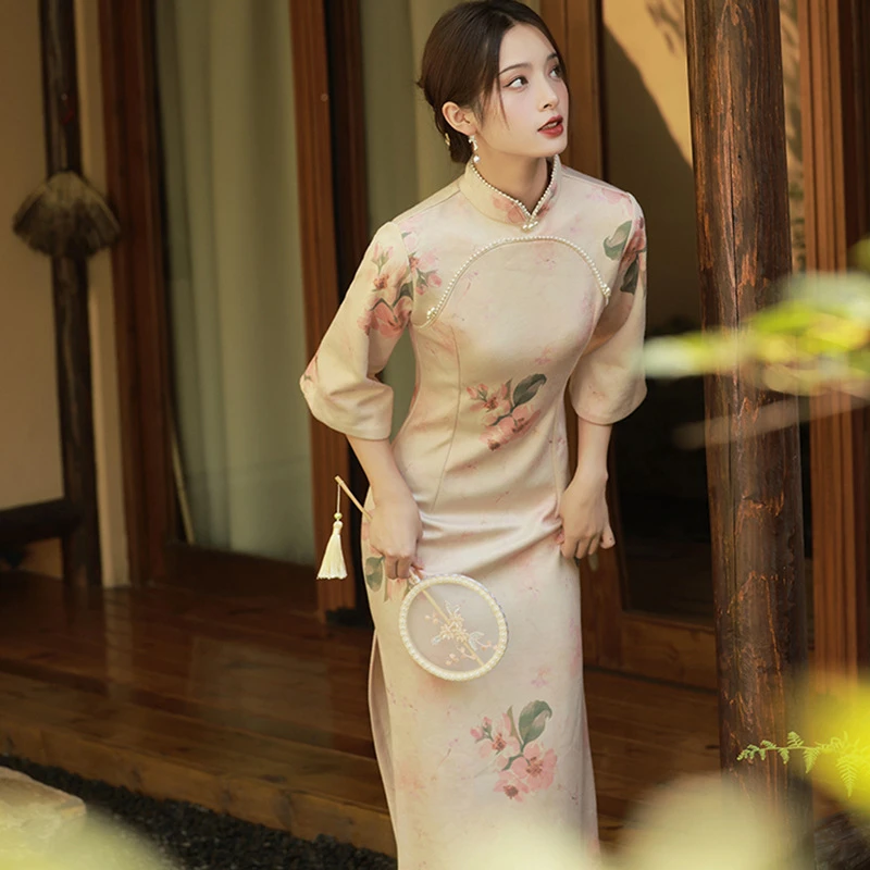 画报夫人粉色旗袍女秋季新款改良春款复古气质鹿皮绒年轻长款显瘦