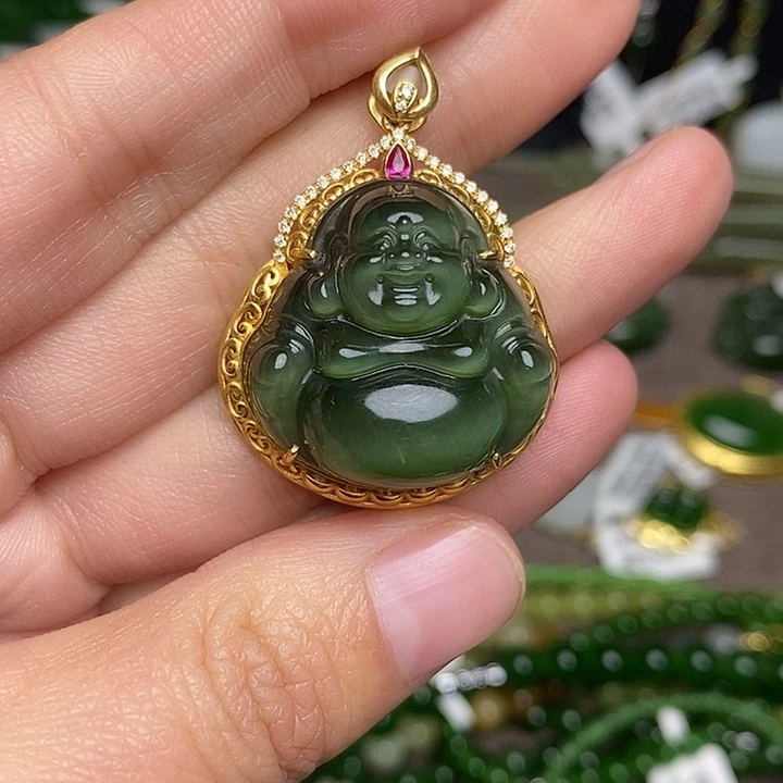 春***阳和田玉18K金镶嵌颈饰