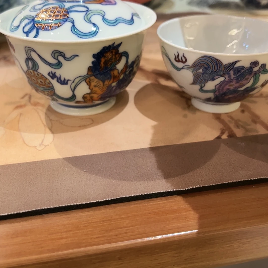 嗯*青杉堂狮子斗彩描金