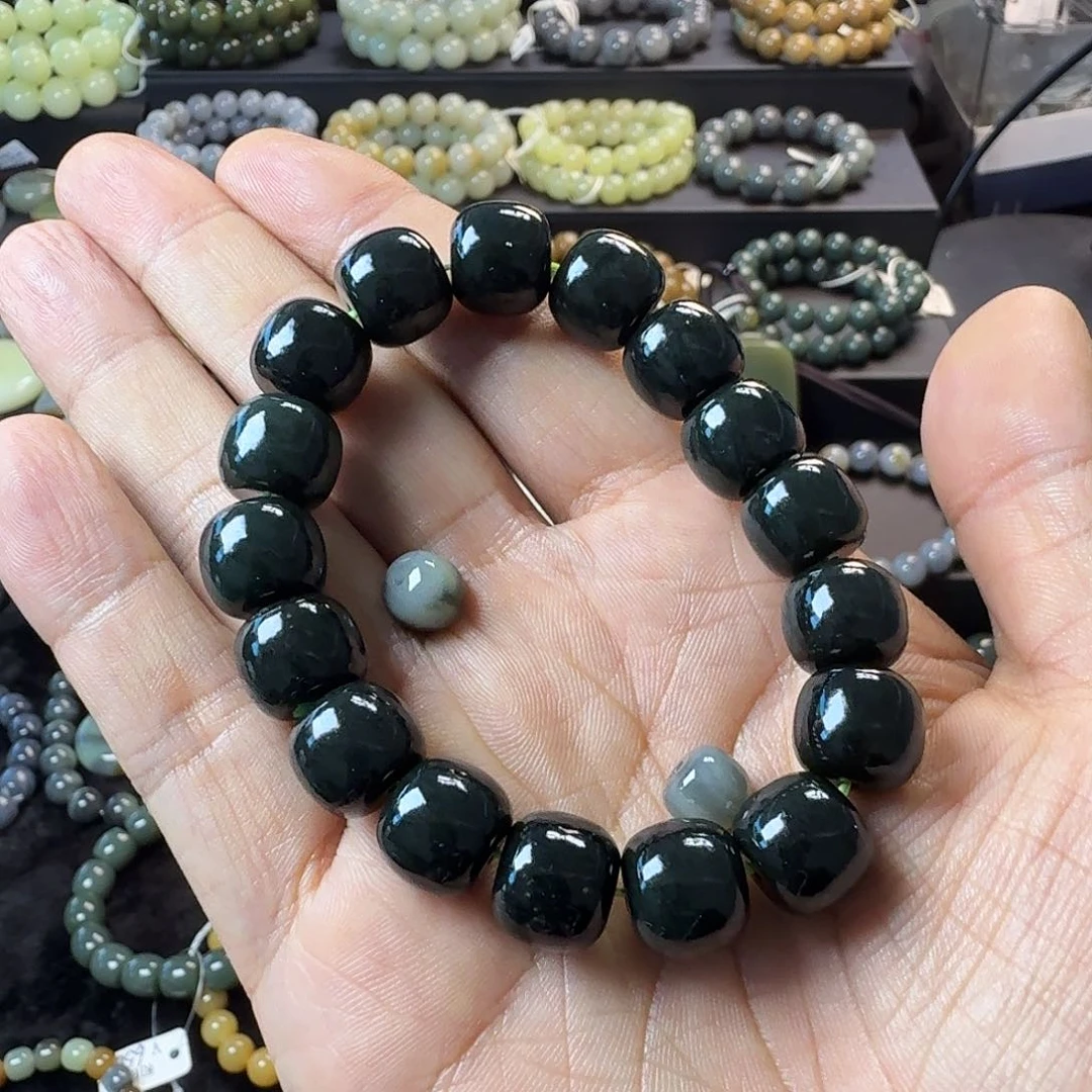 手链未镶嵌和田玉S****?