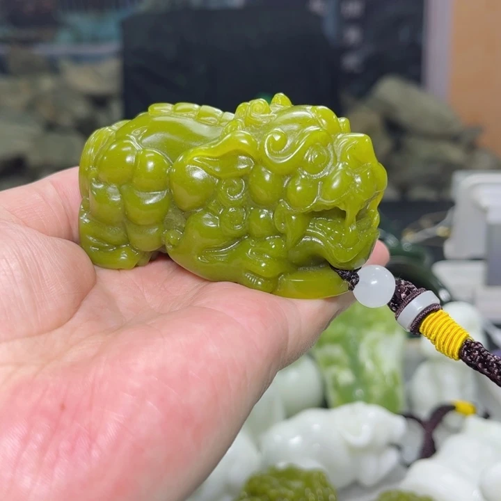 蛇纹石玉手把件多样性发货未镶嵌