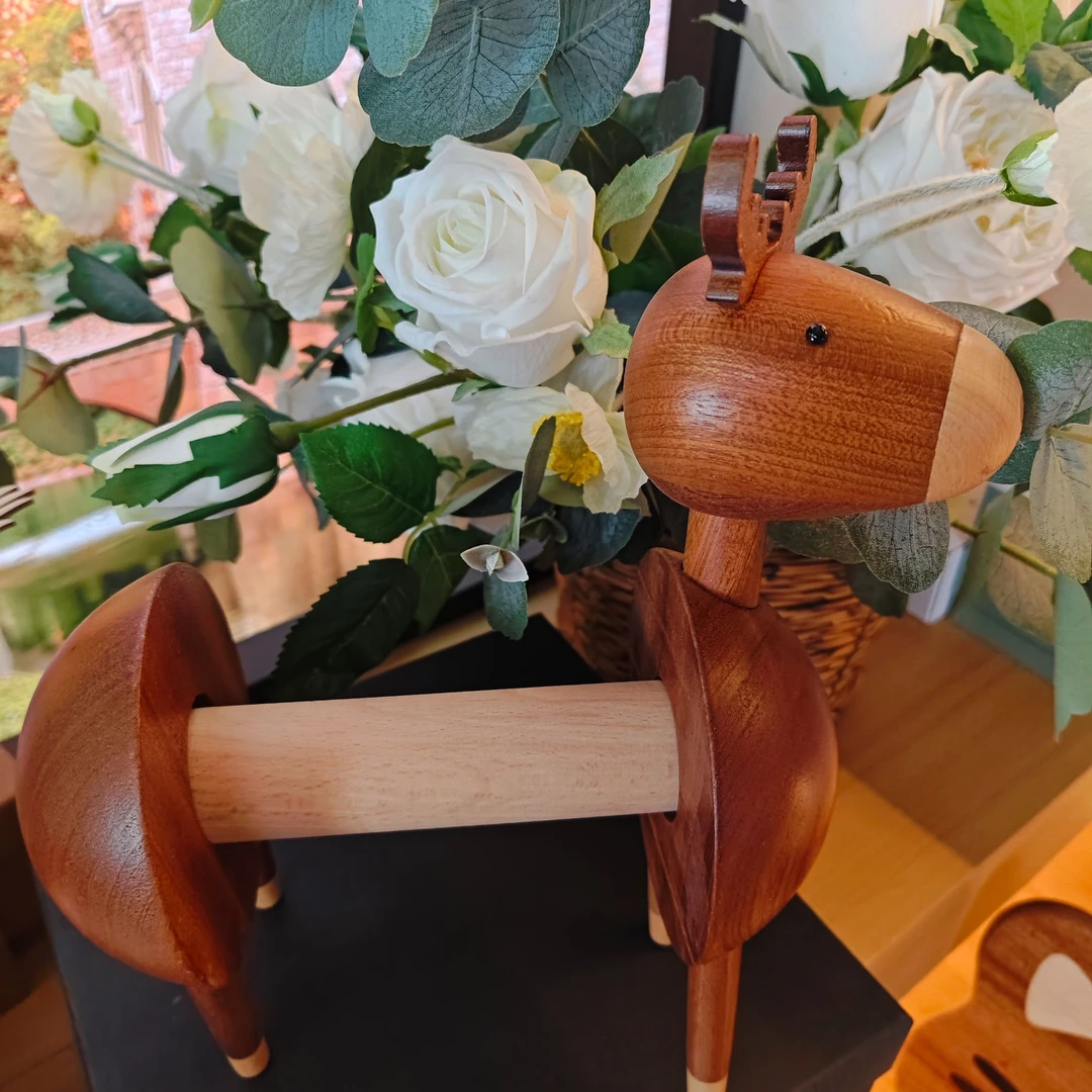 北欧风实木木质小鹿纸巾架创意家居用品卷纸架桌面客厅厨房纸巾架