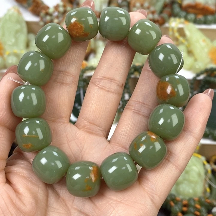 【闪购商品】透闪石质玉手串未镶嵌阳**子