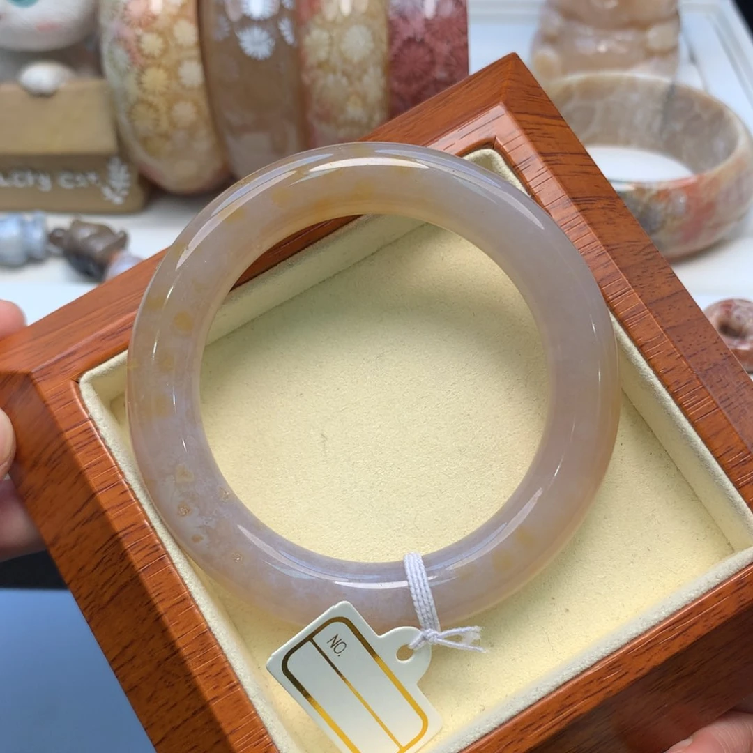 硅化珊瑚（珊瑚玉）手镯未镶嵌55口玻璃底共生