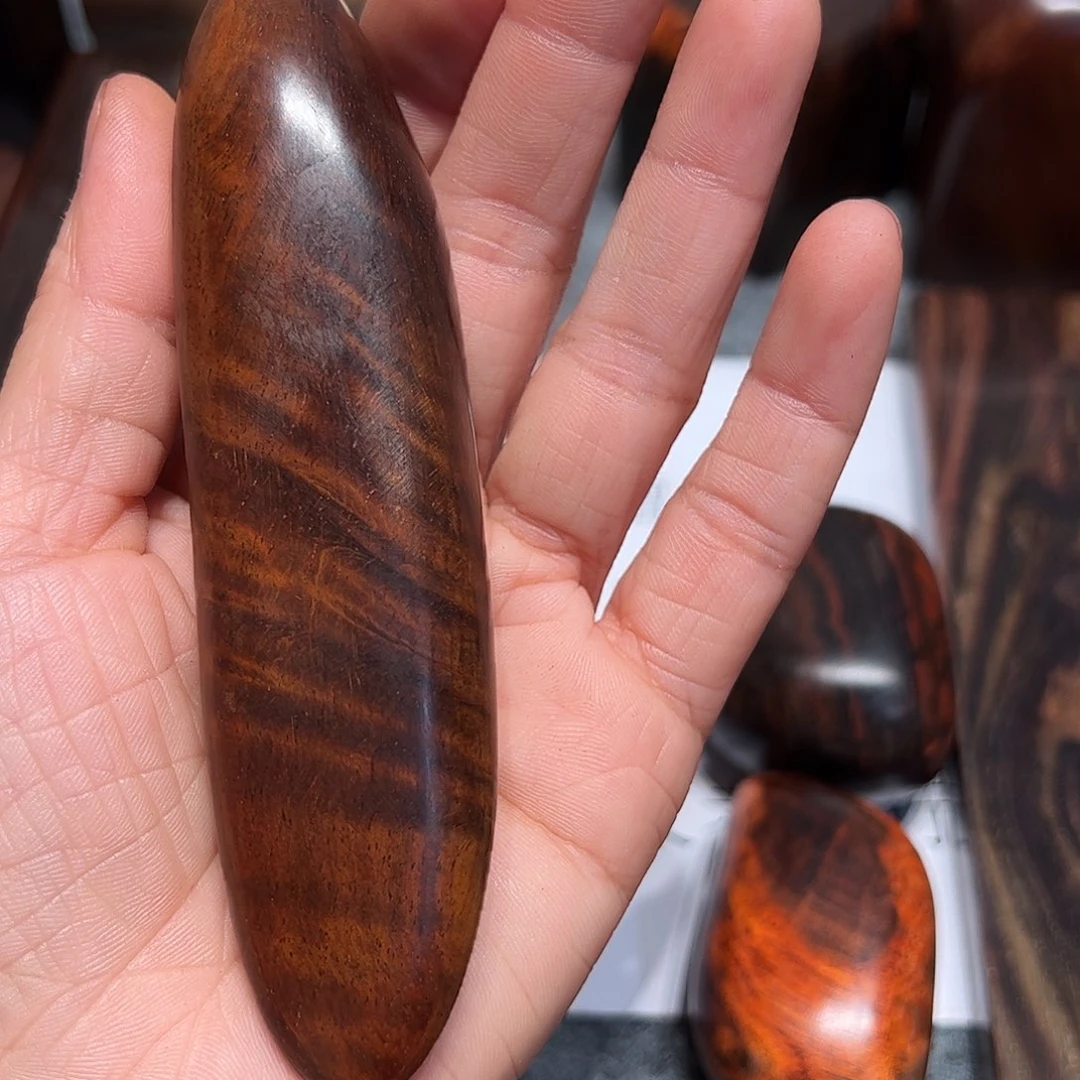 交趾黄檀（大红酸枝）一**头