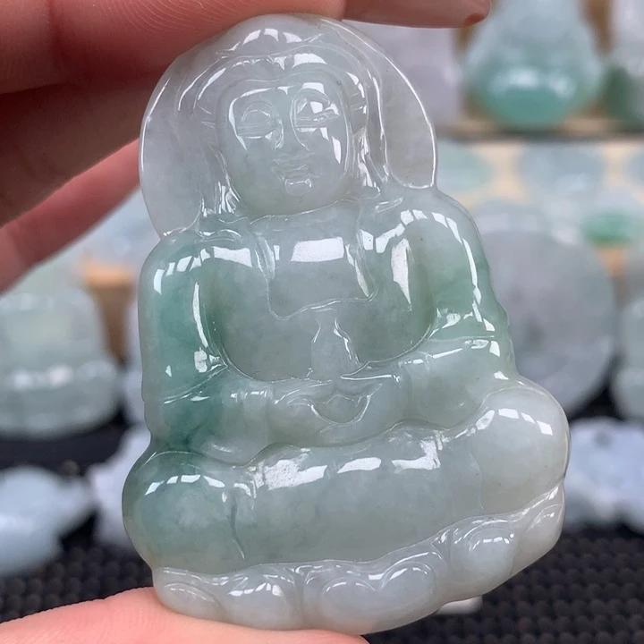 颈饰未镶嵌翡翠观音