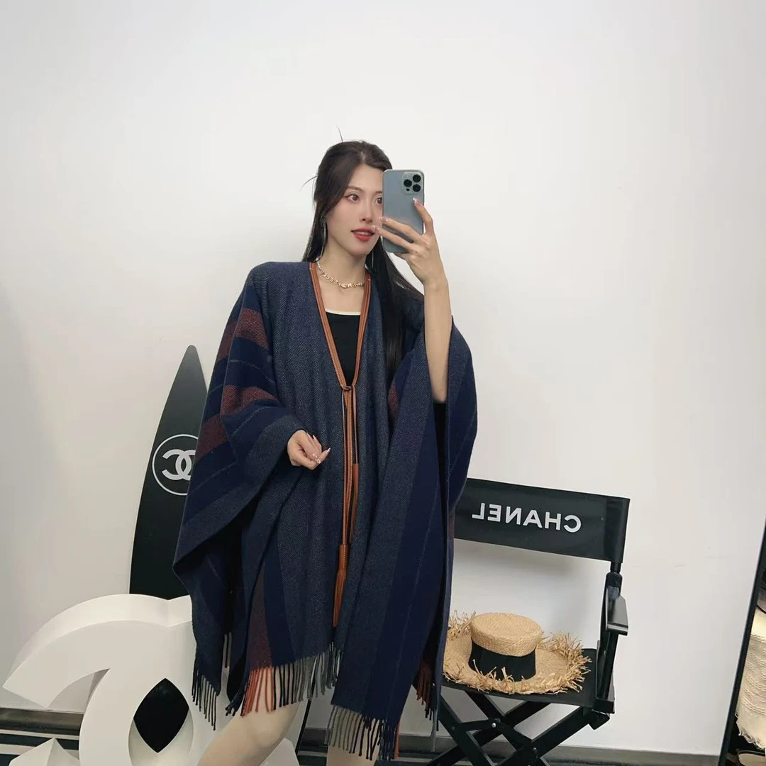 95新 Hermes/爱马仕 麦殿/羊绒女士斗篷171*142/241222LJYTD01