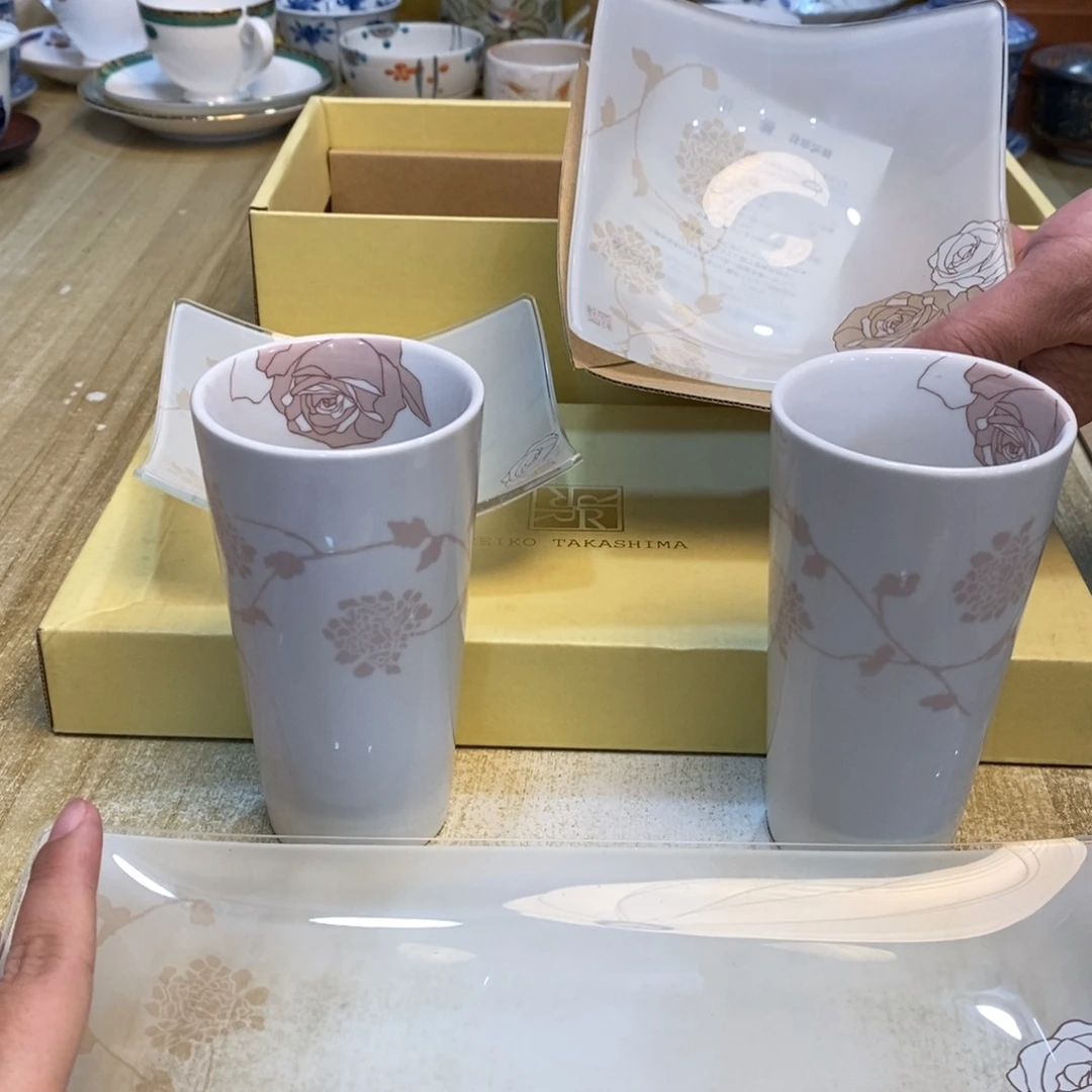 多***…瓷片易雅集工艺品有限公司