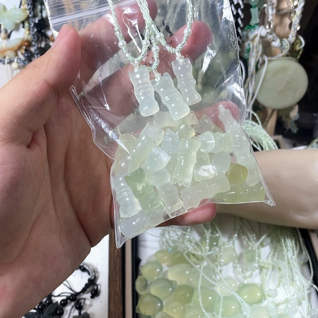 蛇纹石玉合金颈饰