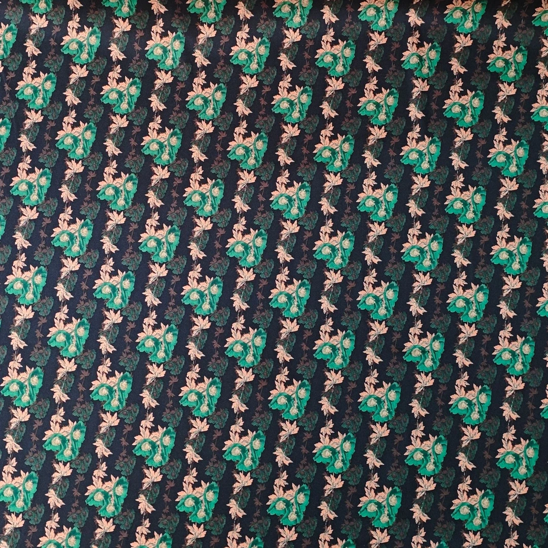 黑底绿花云锦缎时装面料（不支持7天无理由）