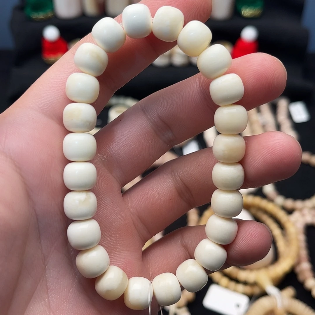吊坠白玉菩提精品驼骨老白料
