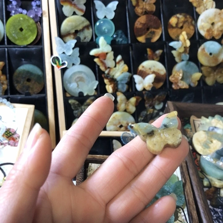 岫玉未镶嵌岫玉挂件