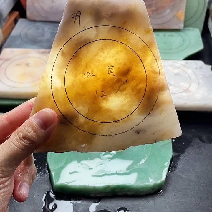 石英质玉未镶嵌手镯定制