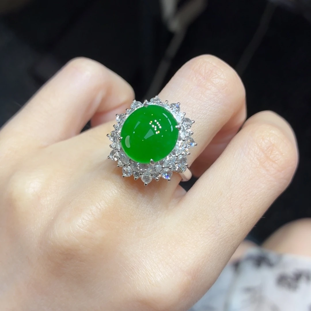 颈饰18K金镶嵌翡翠