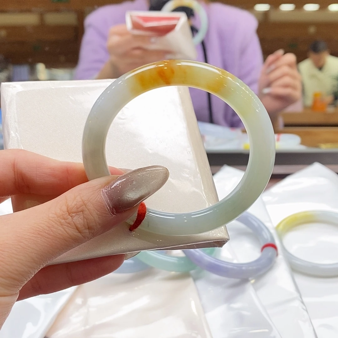 翡翠未镶嵌手镯522-54