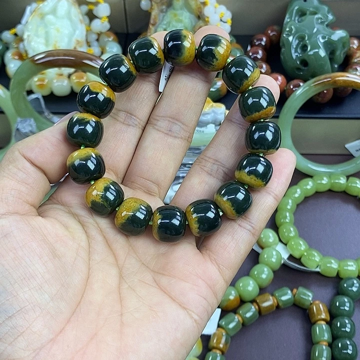 春***风透闪石质玉未镶嵌手串