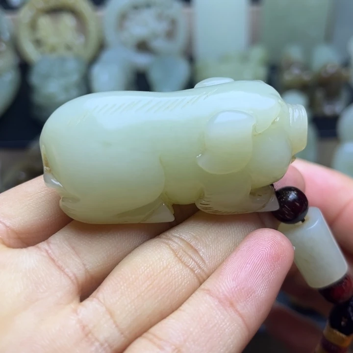 和田玉未镶嵌颈饰