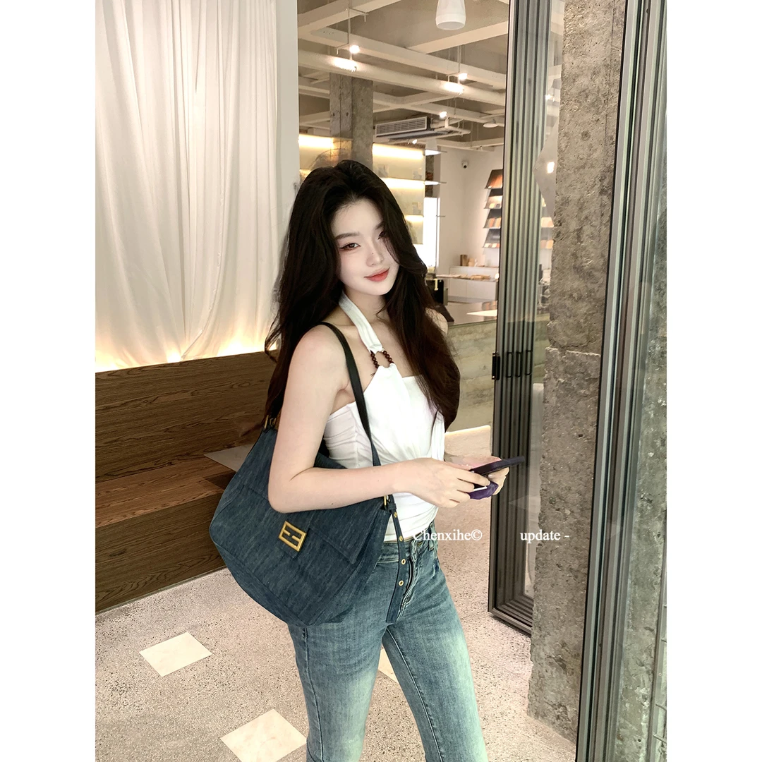 何晨曦 挂脖串珠肩带显瘦吊带白色荡领无袖一字肩露背上衣T1030D