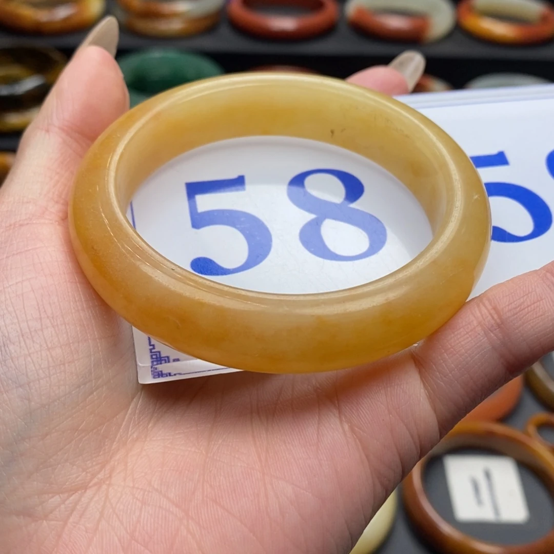 石英质玉（黄龙玉）手镯未镶嵌