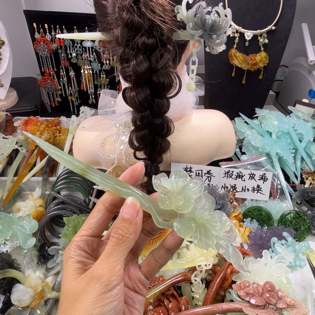 未镶嵌岫玉发饰瑕疵