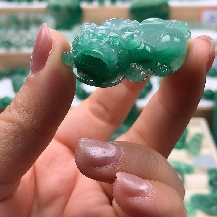 石英质玉吊坠未镶嵌