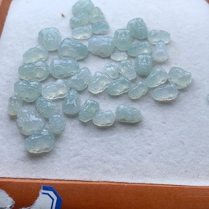 翡翠颈饰未镶嵌貔貅1个