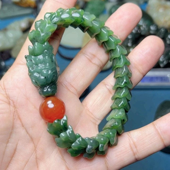 未镶嵌和田玉把件