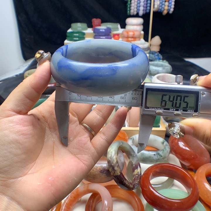 未镶嵌手镯石英质玉