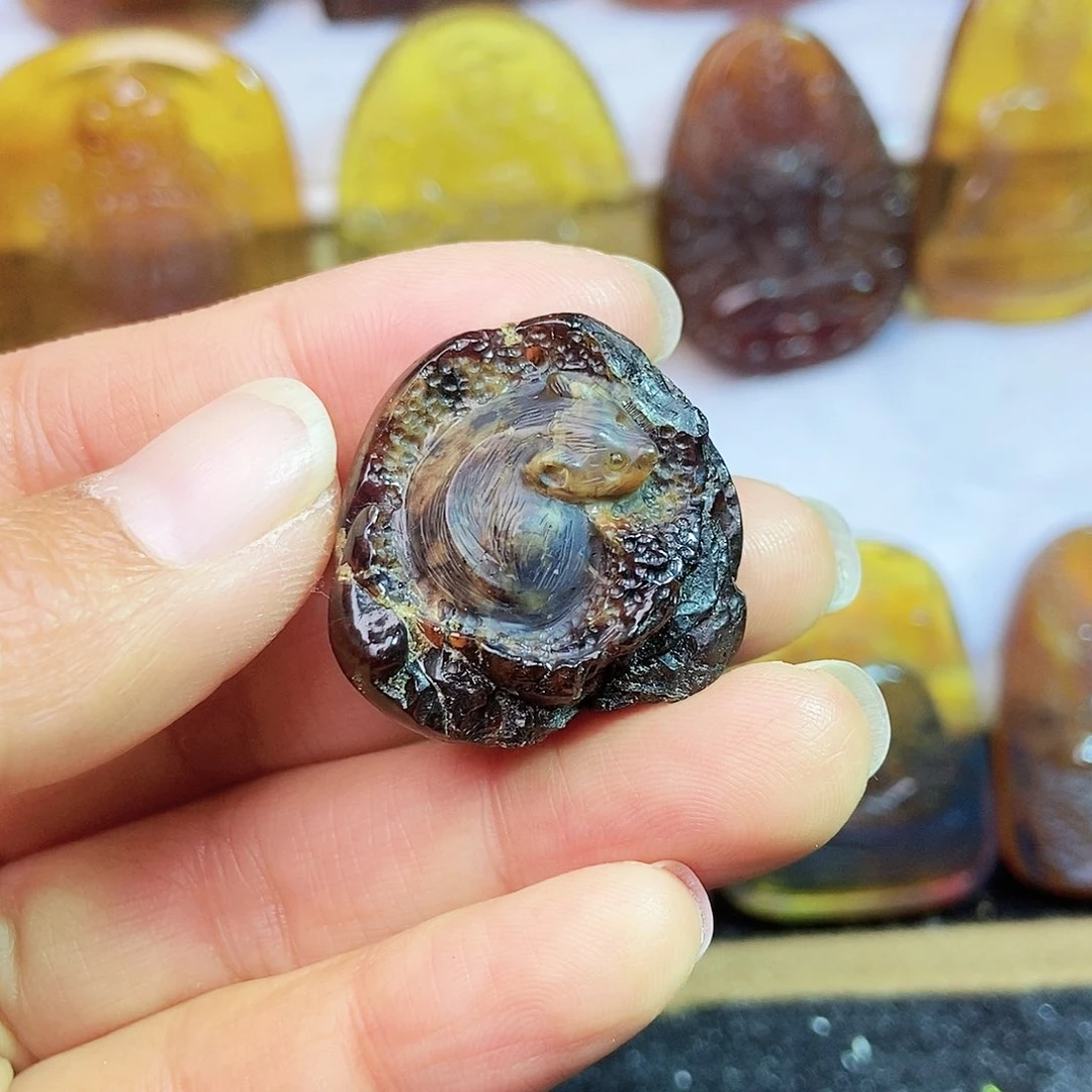 琥珀颈饰未镶嵌鼠