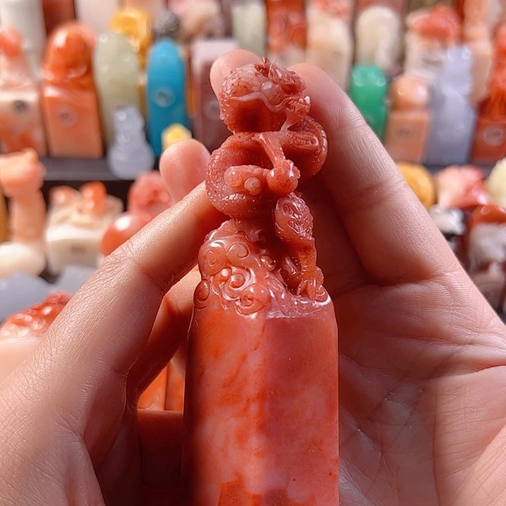 寿山石印石胜**客2.5厘米，不刻