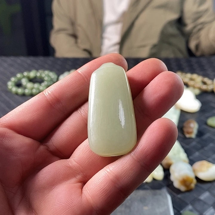 和田玉（糖玉）未镶嵌手链