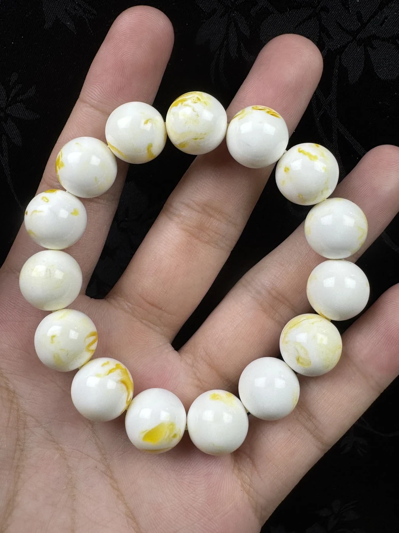 16mm漆白圆珠一串A379