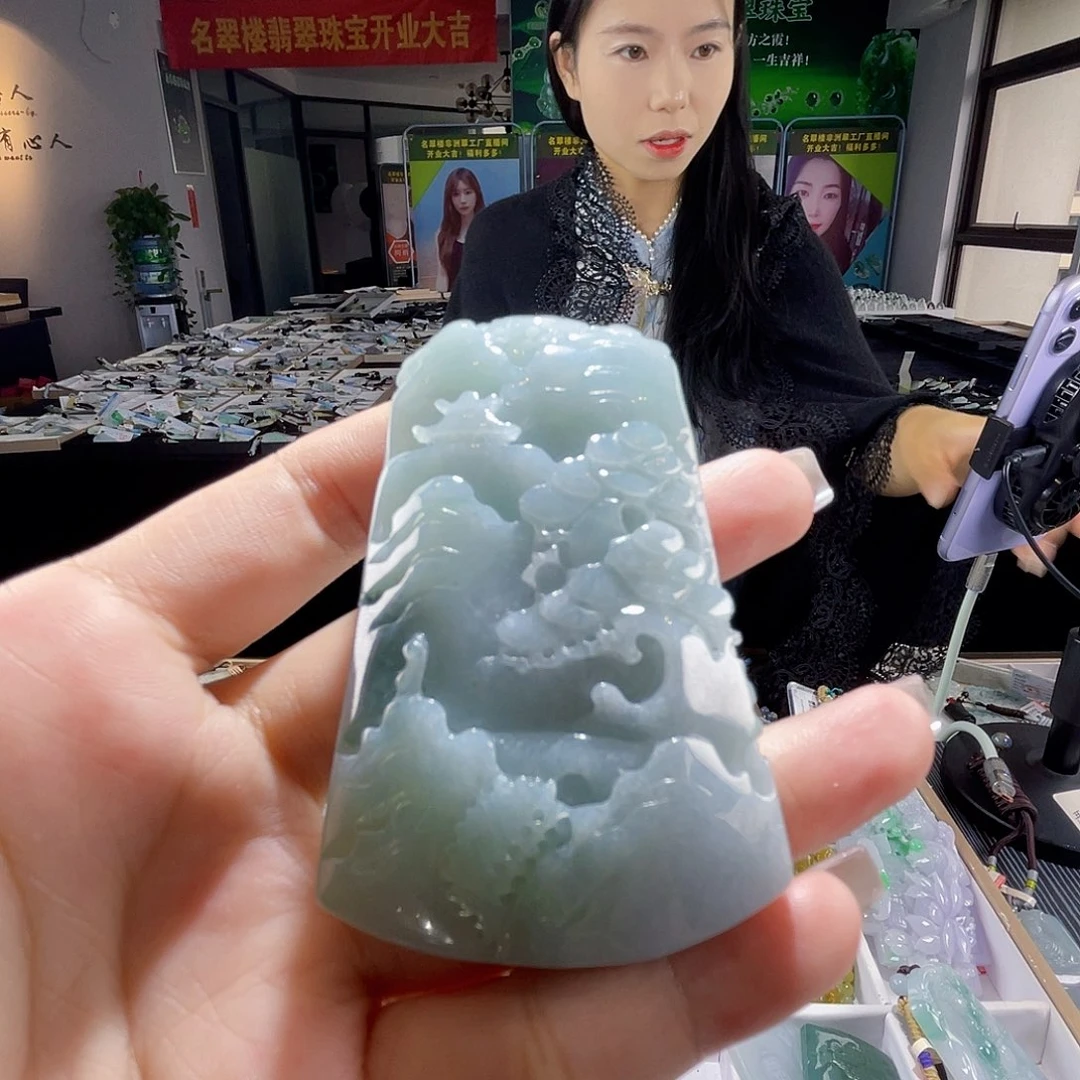 颈饰未镶嵌翡翠一个