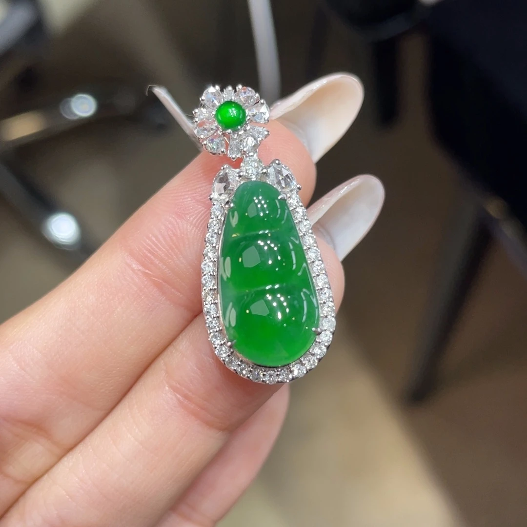 翡翠颈饰18K金镶嵌天然缅甸翡翠a货