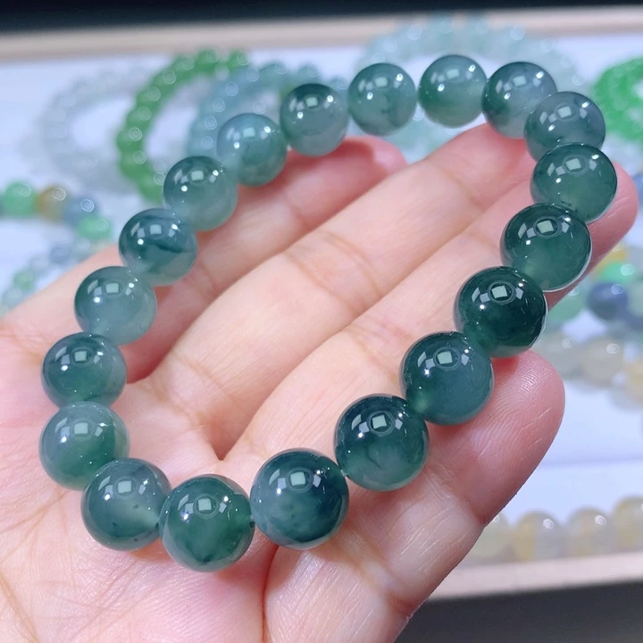 翡翠手链未镶嵌翡翠