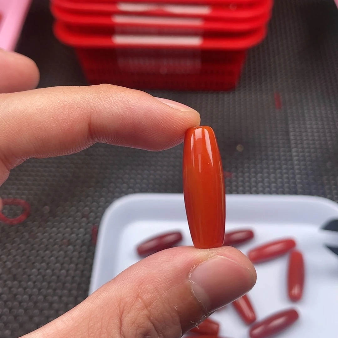 南红玛瑙10*29柿子红长桶珠一颗12号未镶嵌