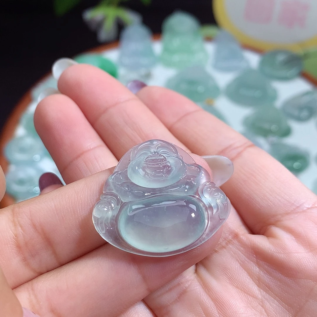 翡翠未镶嵌颈饰佛公