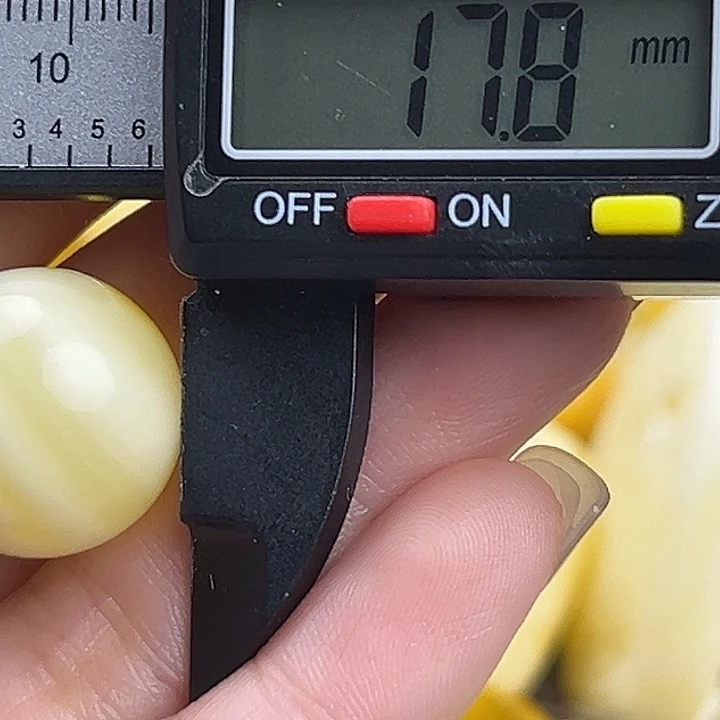 蜜蜡未镶嵌裸石蜜蜡444