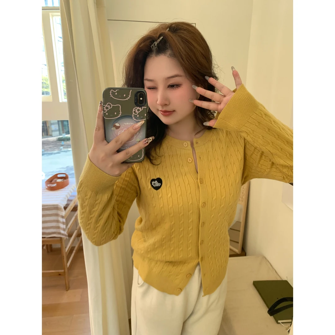 可露露~圆领麻花纹理感外套2025秋冬胖mm刺绣针织开衫女上衣6784