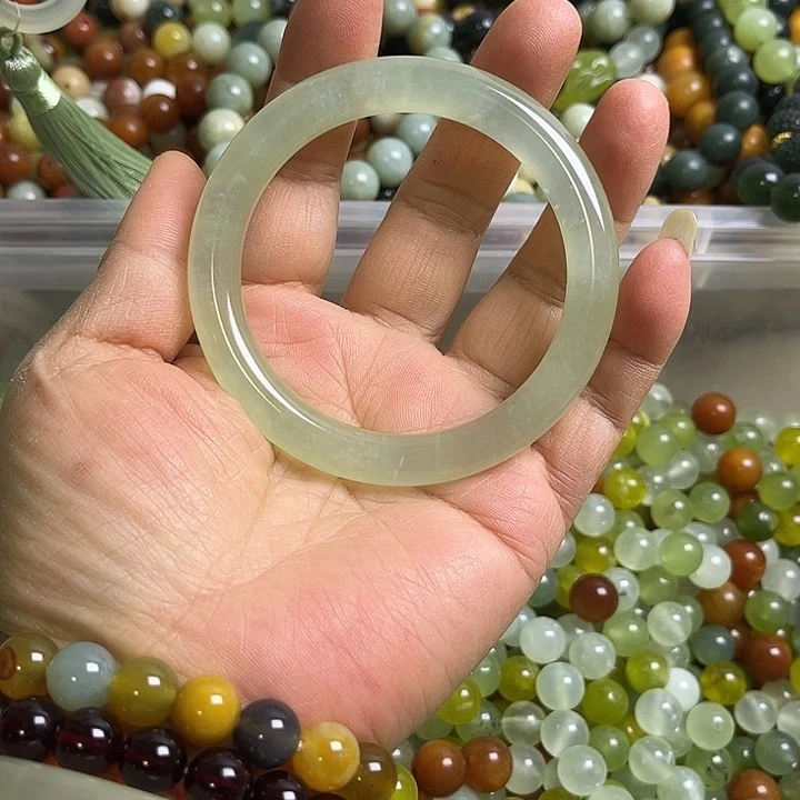 合金蛇纹石玉颈饰