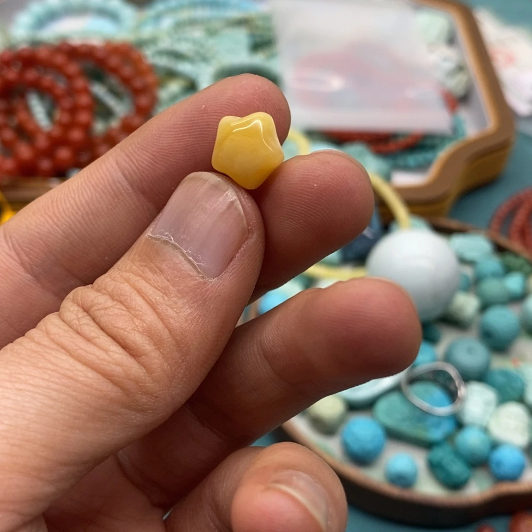 【闪购商品】琥珀裸石未镶嵌恬****了琥珀